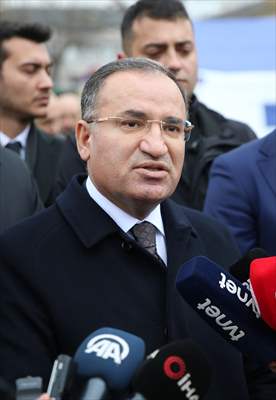 Adalet Bakanı Bozdağ, Gölyaka'da Depremden Etkilenen Vatandaşlarla Buluştu: