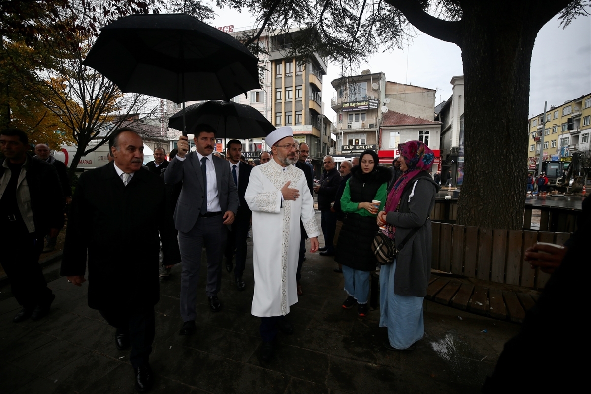 Diyanet İşleri Başkanı Erbaş, Düzce'de Depremde Hasar Gören Camileri İnceledi: