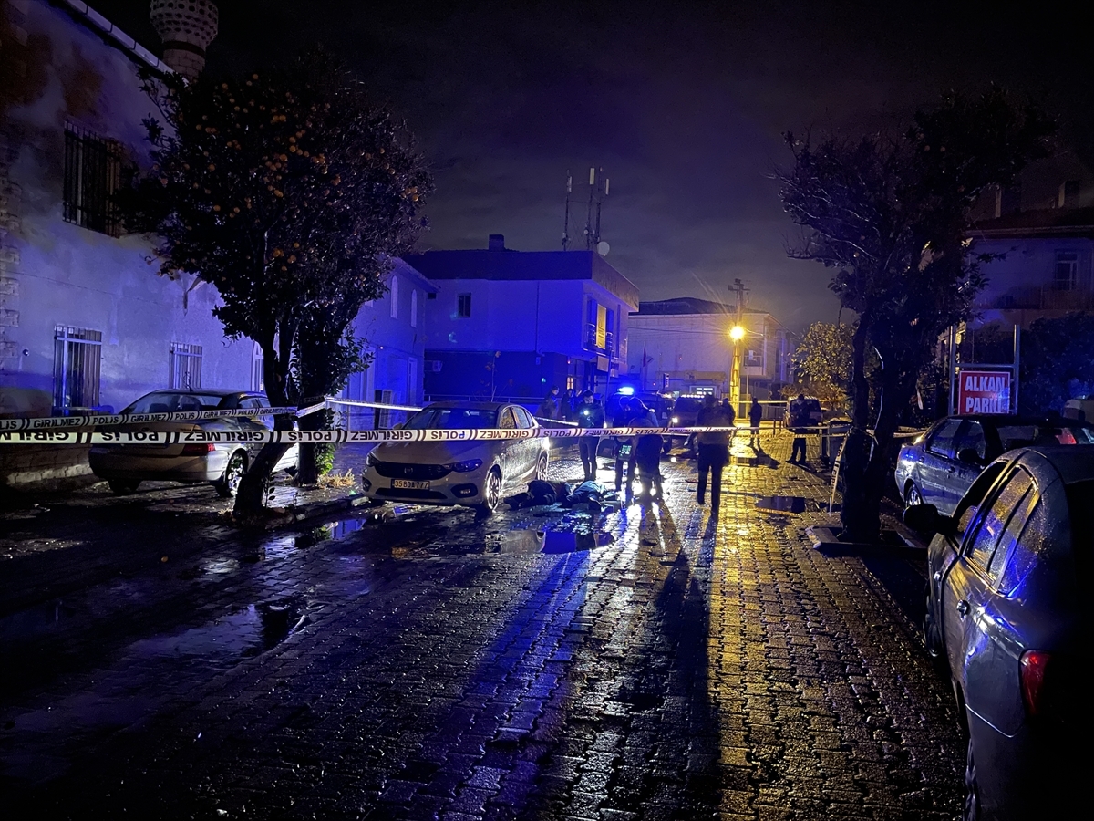İzmir'de Akrabalar Arasındaki Silahlı Kavgada 2 Kişi Öldü