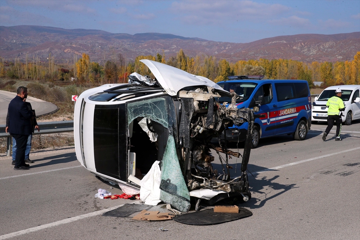 Tokat'ta Devrilen Otomobilin Sürücüsü Yaralandı