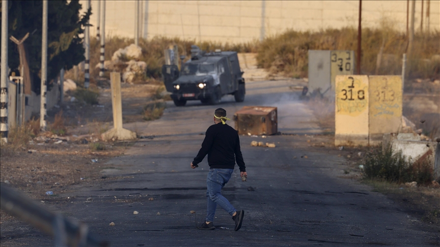 İsrail Askerleri Batı Şeria'da Bir Filistinliyi Öldürdü