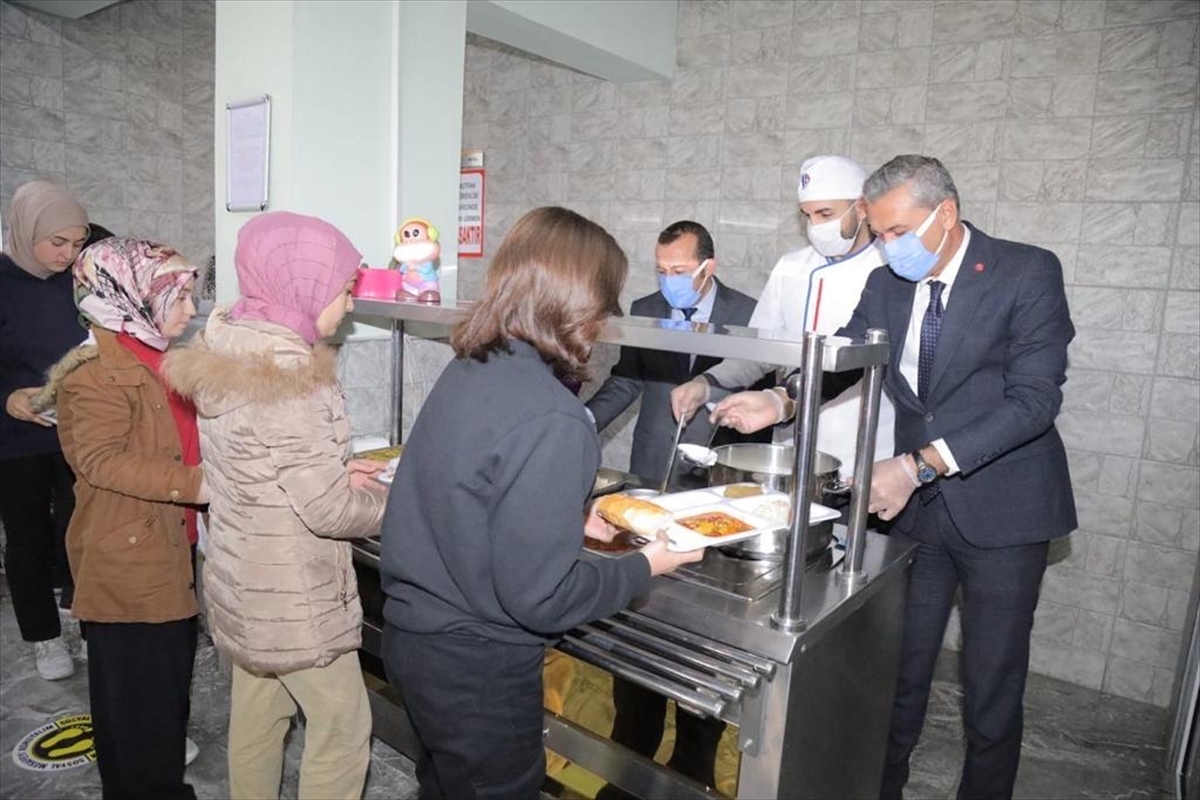 Gaziantep'te 52 Bin Öğrenciye Ücretsiz Yemek Veriliyor