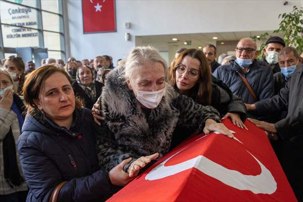 Oyuncu Özge Ulusoy'un Babası İçin Ankara'da Cenaze Töreni Düzenlendi