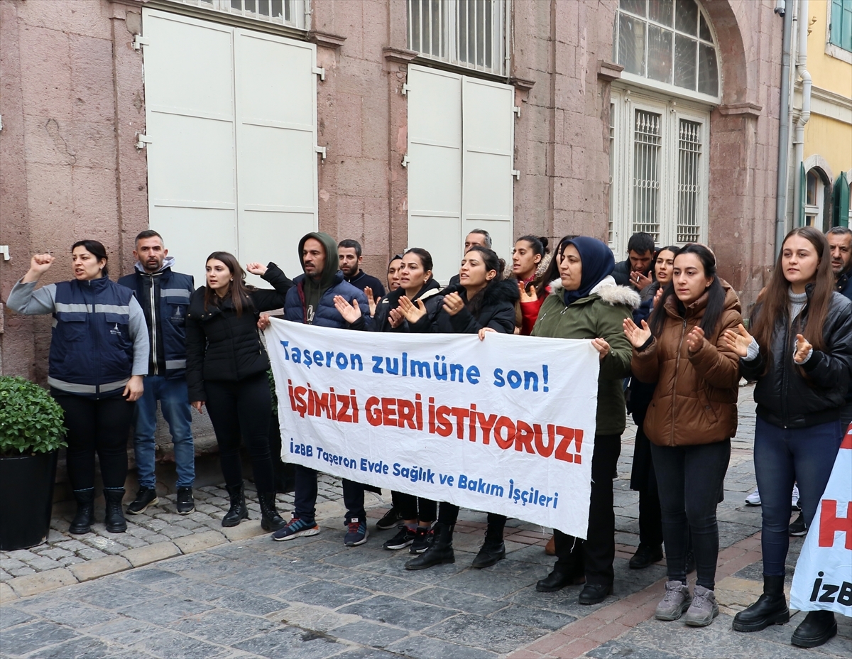 İşten Çıkarılan İşçiler İzmir Büyükşehir Belediyesi Önünde Yeniden Eylemde