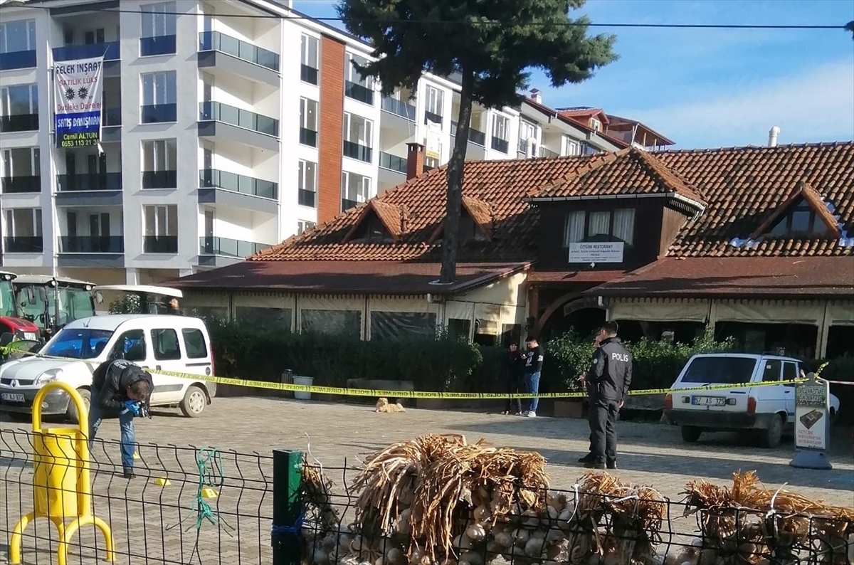 Sinop'ta Çıkan Silahlı Kavgada Yoldan Geçen Kişi Merminin İsabet Etmesi Sonucu Öldü