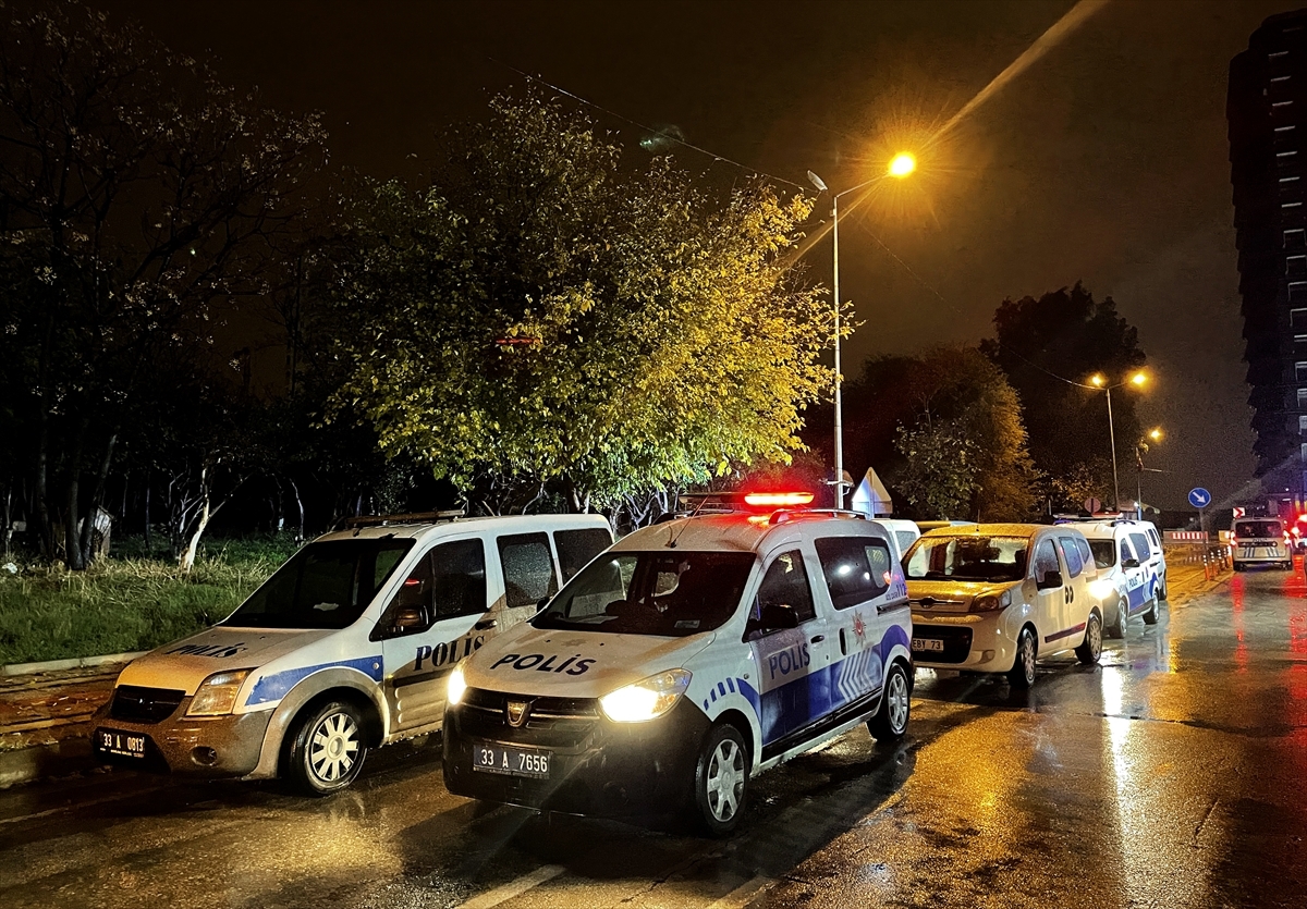 Mersin'de Terör Örgütü DEAŞ'a Yönelik Operasyonda 8 Zanlı Yakalandı