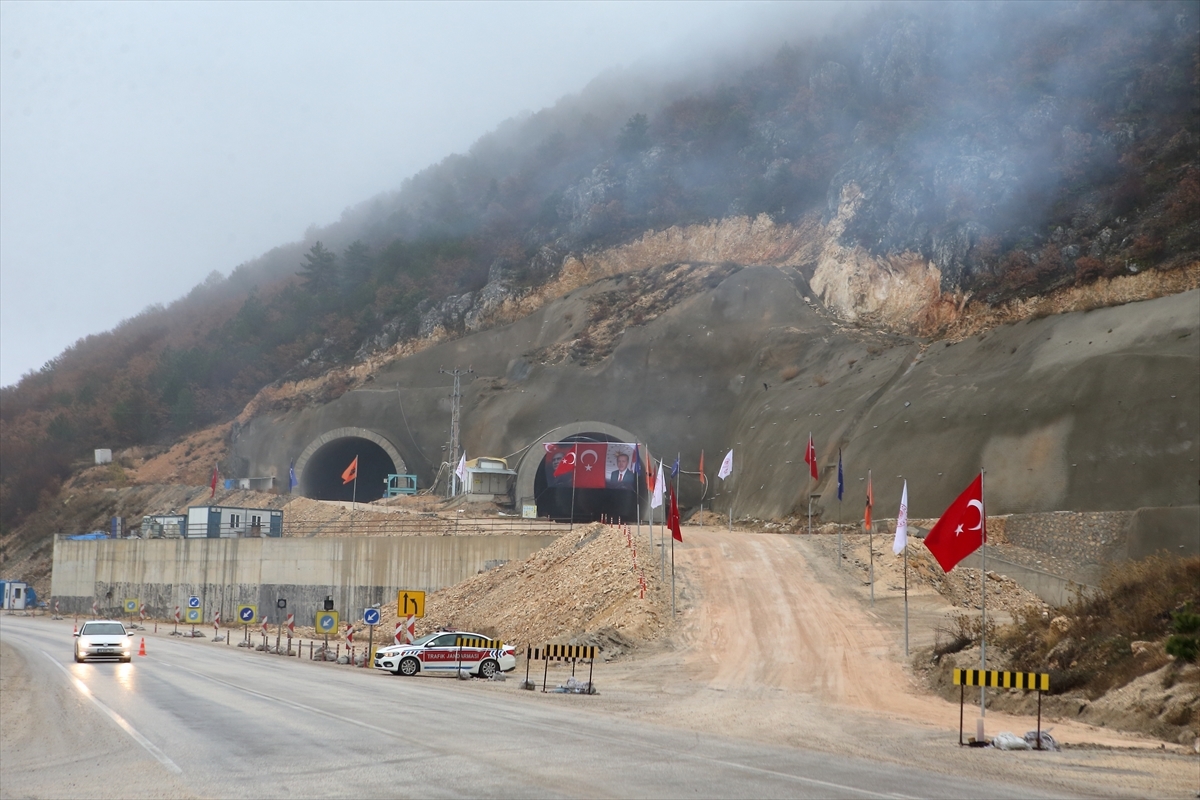 Bakan Karaismailoğlu, Laçin Kırkdilim Tüneli Işık Görme Töreni'ne Katıldı