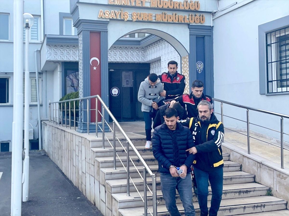 Bursa'da Evde Bıçaklanan Gencin Ölümüyle İlgili Bir Şüpheli Tutuklandı