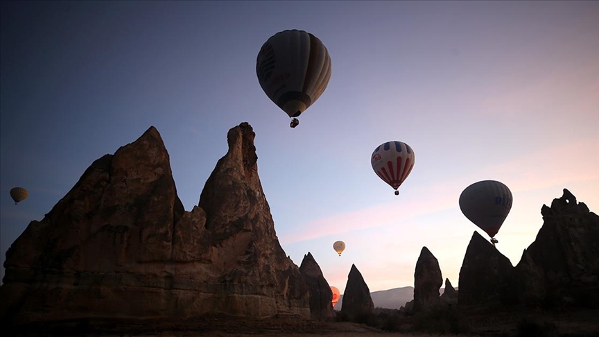 Kapadokya'da Sis Nedeniyle Balon Turları Ertelendi