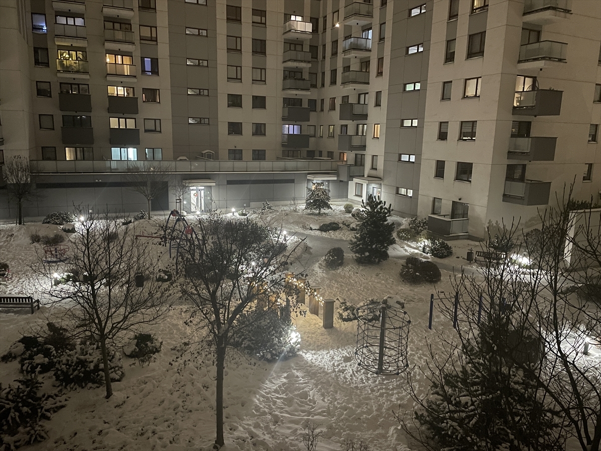 Yoğun Kar Yağışının Etkili Olduğu Polonya'da Enerji Tasarrufu Gündemde