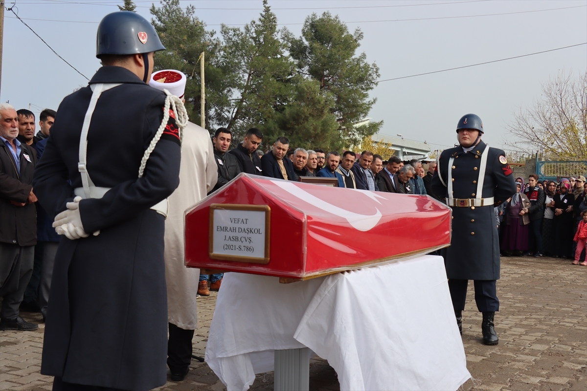 Gaziantep'te Trafik Kazasında Ölen Astsubayın Naaşı Adıyaman'da Toprağa Verildi