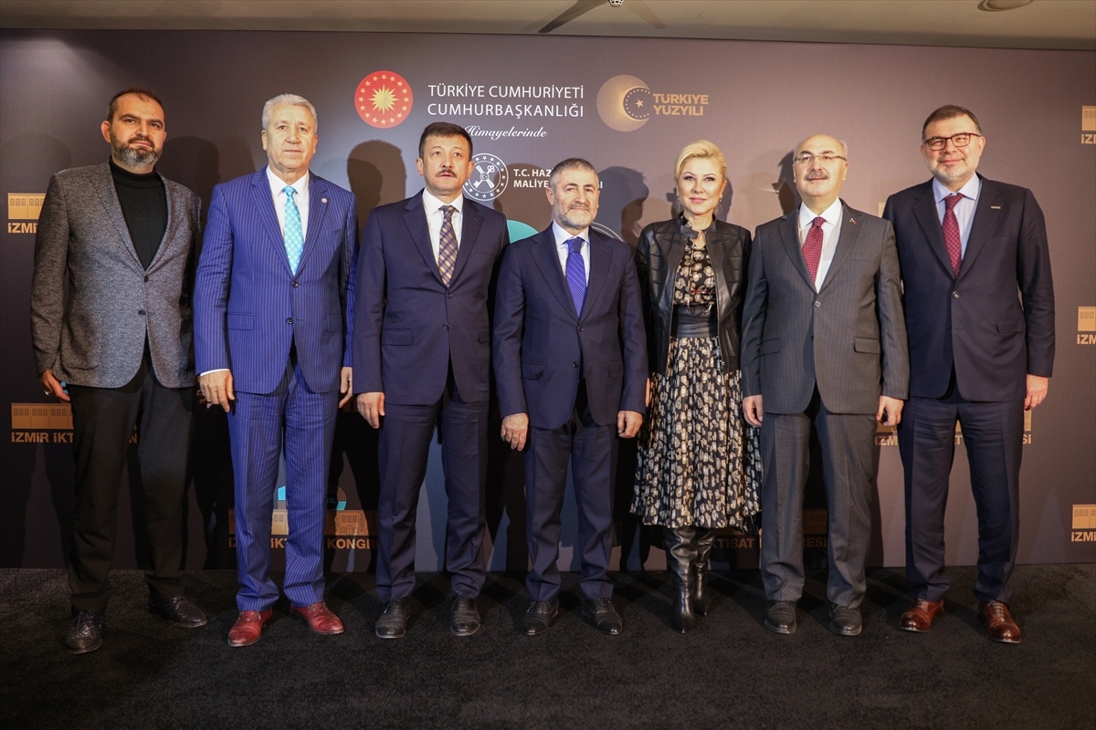 Hazine Ve Maliye Bakanı Nebati İzmir İktisat Kongresi Tanıtımında Soruları Yanıtladı