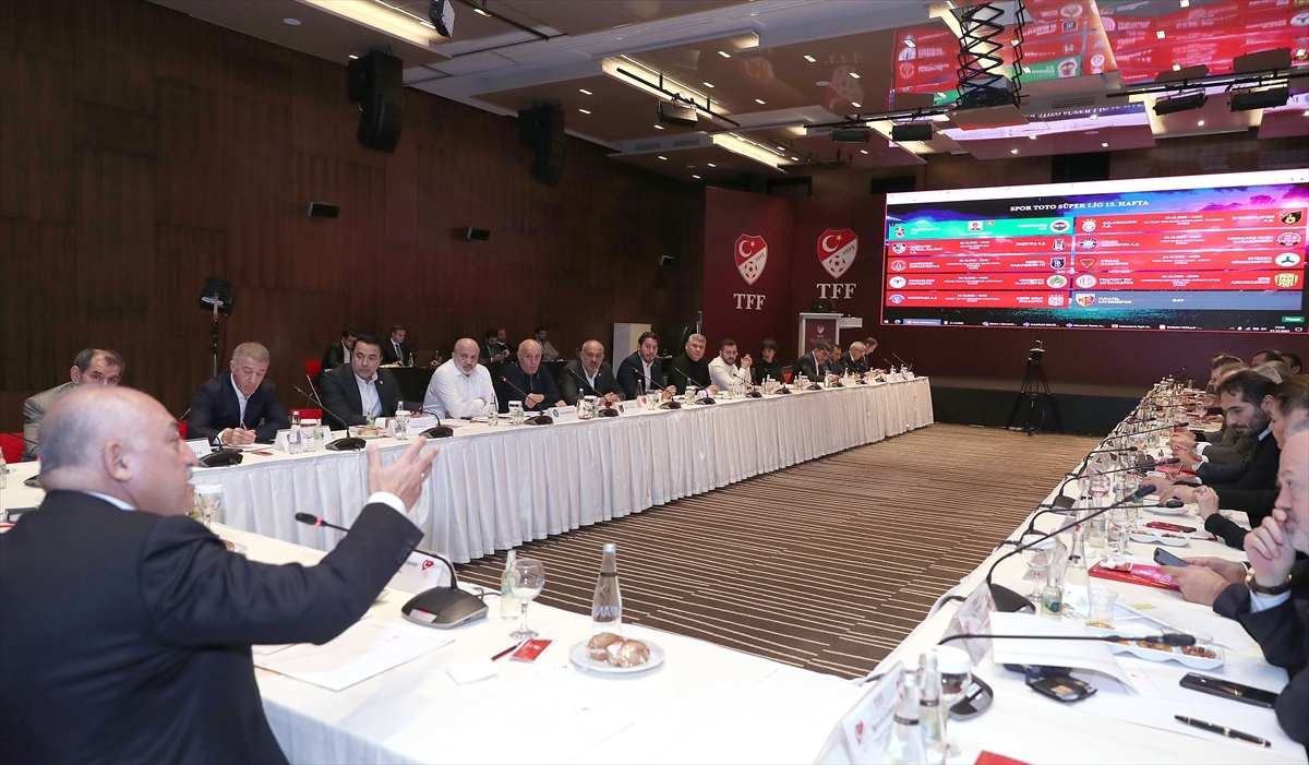 Süper Lig'de 15. Haftanın Hakemleri Kulüp Başkanlarının da Katıldığı Toplantıda Belirlendi