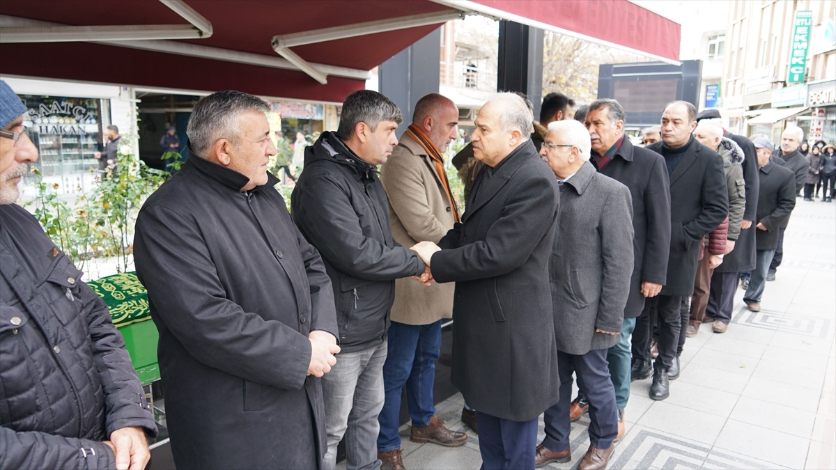Ankara'da İş Adamı Tarafından Öldürülen Akademisyenin Cenazesi Toprağa Verildi