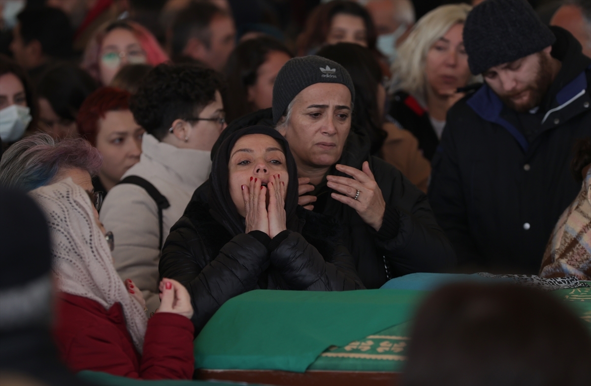 Ankara'da Sokakta Eski Eşi Tarafından Silahla Vurulan Pelin Ceylan'ın Cenazesi Defnedildi