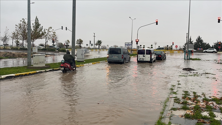 Karabük'te Sağanak Su Taşkınlarına Neden Oldu