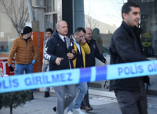 Nevşehir'de Tüfekle Havaya Ateş Açıp Polise Direnen Şüpheliyi İl Emniyet Müdürü İkna Etti