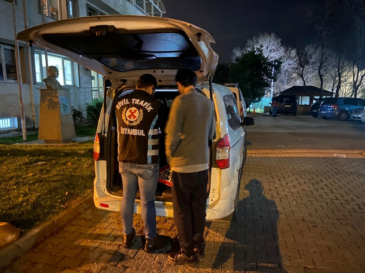 İstanbul'da Tehlikeli Araç Kullanan İki Sürücüye Para Cezası Verildi
