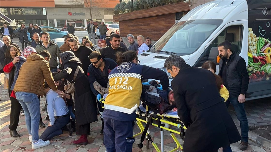 Ankara'da Silahlı Saldırıya Uğrayan Eski Ülkü Ocakları Genel Başkanı Sinan Ateş Hayatını Kaybetti