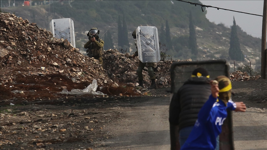 İsrail Güçleri İşgal Altındaki Batı Şeria'da 6 Filistinliyi Yaraladı