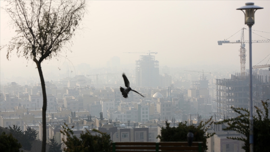 İran’ın Bazı Bölgelerinde Hava Kirliliği Nedeniyle Okullarda Eğitim Çevrim İçi Yapılacak