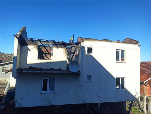 Karabük'te İki Katlı Evde Çıkan Yangın Hasara Yol Açtı