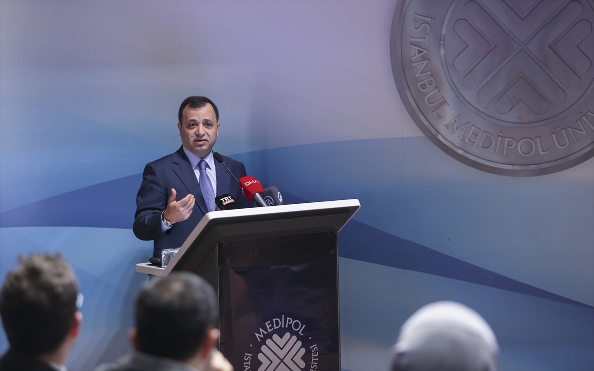 AYM Başkanı Zühtü Arslan, Geçmişte Uygulanan Başörtüsü Yasağına Değindi 
