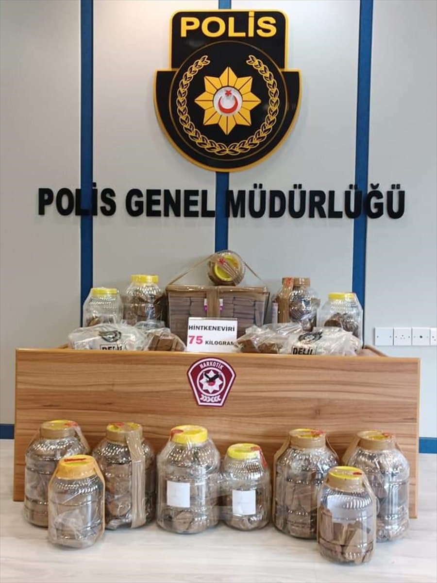 Kıbrıs'ta İki Haftadır Kıyılara Vuran Uyuşturucu Paketlerinin Kaynağı Araştırılıyor