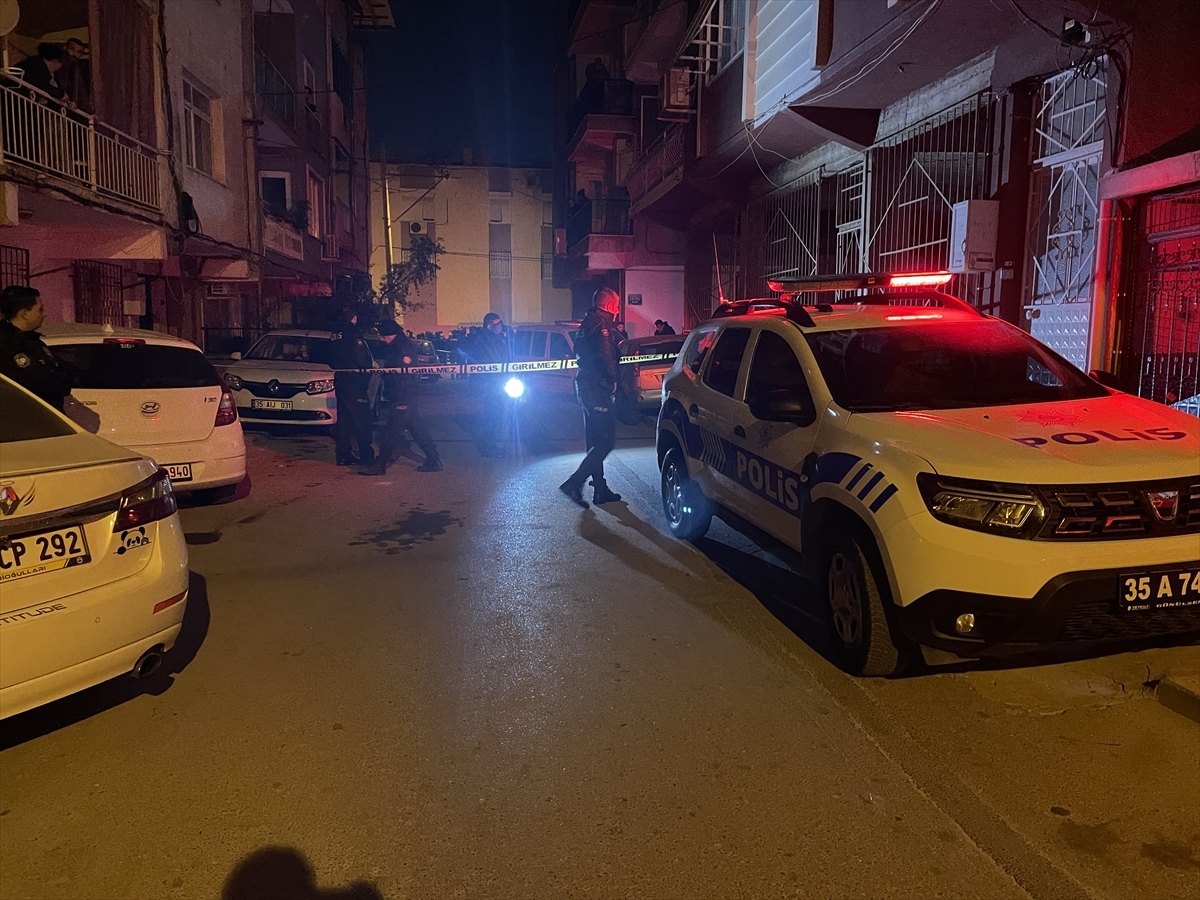 İzmir'de Sokakta Cesedi Bulunan 18 Yaşındaki Gencin Öldürüldüğü Anlaşıldı