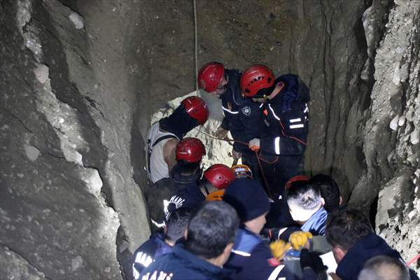 Manisa'da Kuyuya Düşen Baba Ve Oğlunun Cansız Bedenine Ulaşıldı