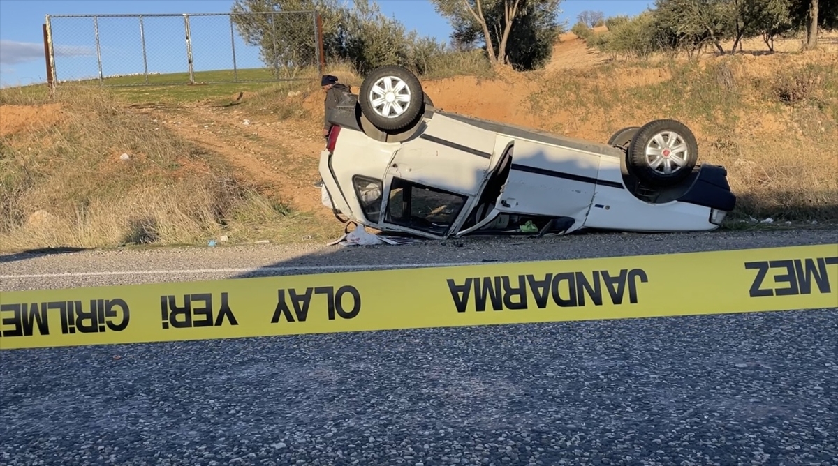 Adıyaman'da Devrilen Otomobildeki 6 Kişi Yaralandı