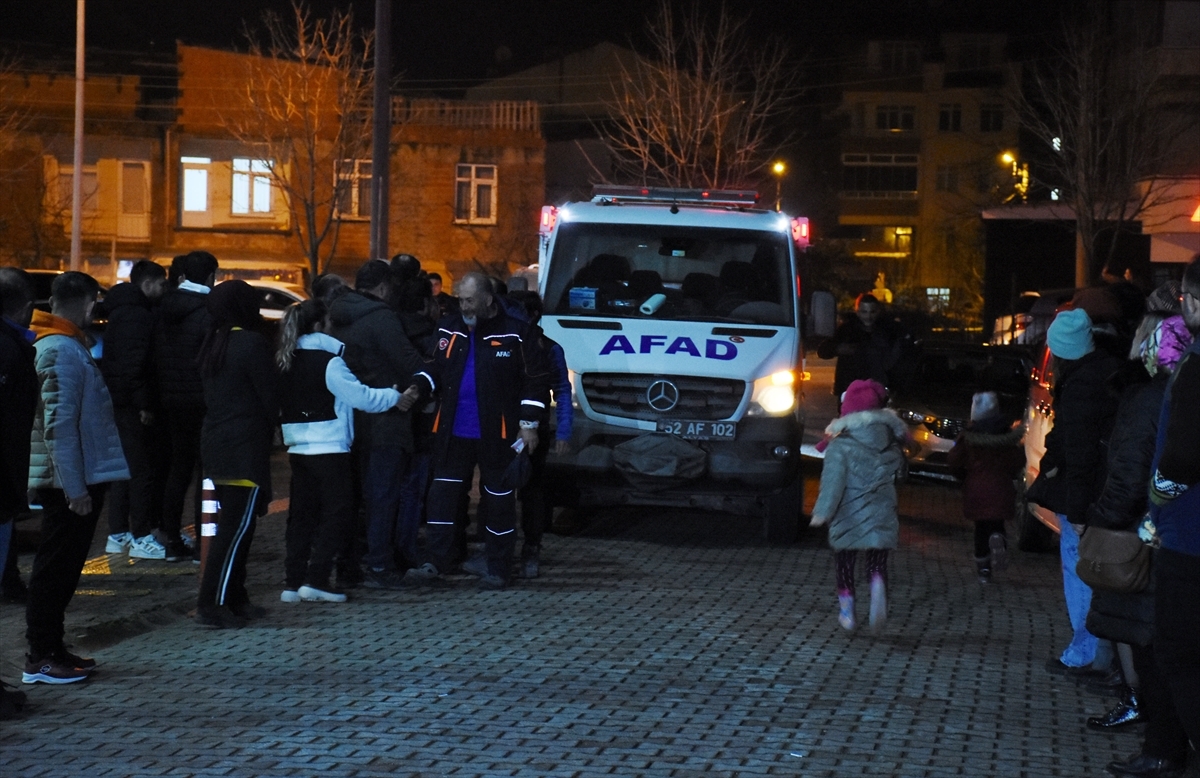 Ordu'dan Deprem Bölgesine Giden AFAD Ekibi Kente Döndü