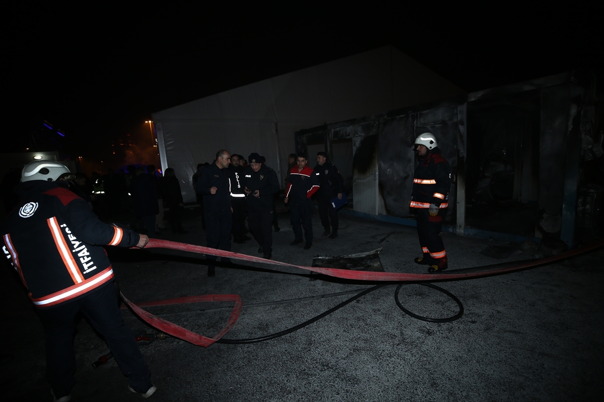Malatya'da Çadır Kentteki Konteynerde Çıkan Yangın Söndürüldü