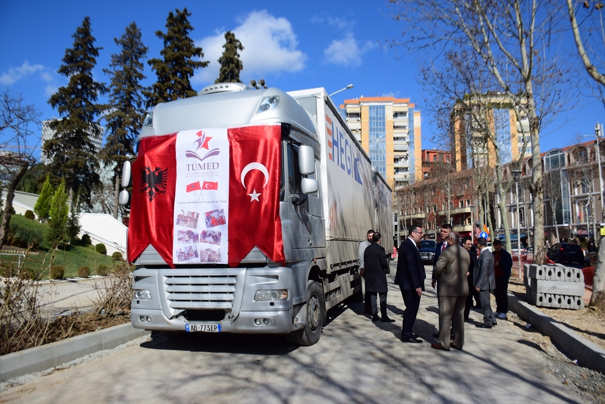 Arnavutluk'tan bir yardım tırı daha deprem bölgelerine doğru yola çıktı