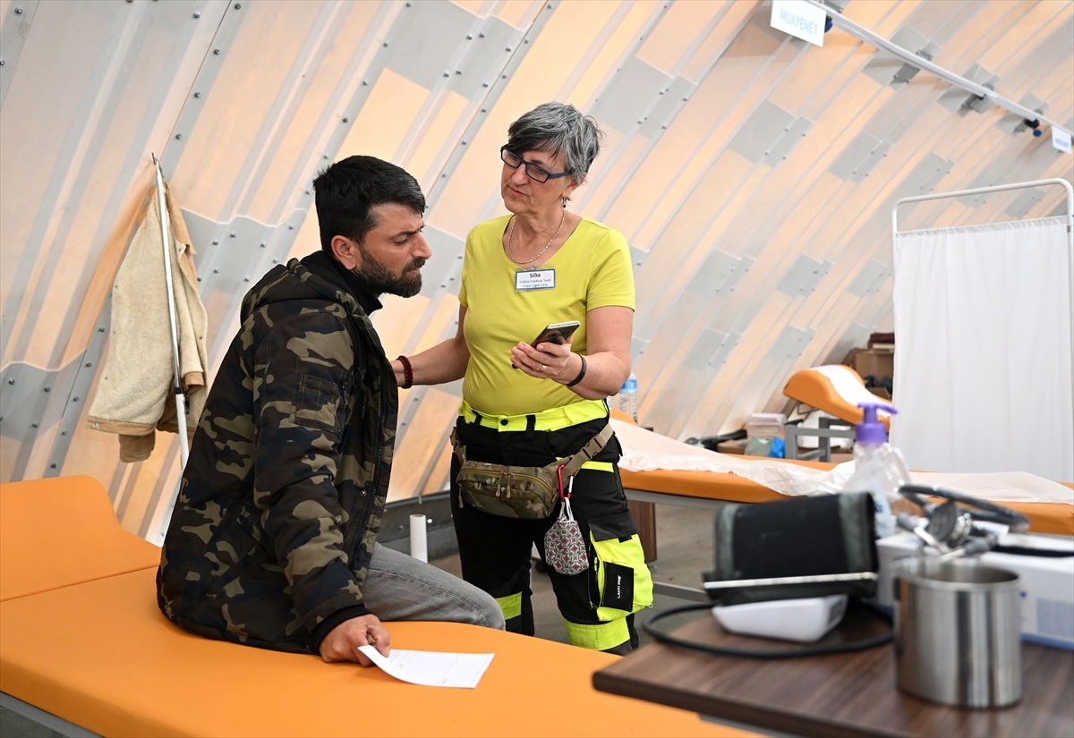 Sağlık Çalışanı Alman Karı Koca Hatay'da Gönüllü Hizmet Veriyor