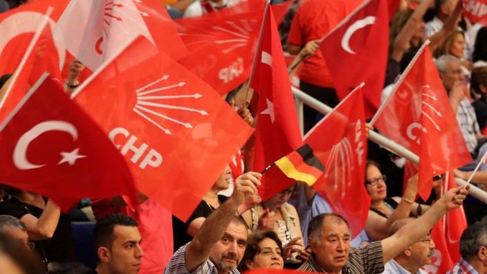 CHP'de Milletvekili Aday Adaylığı Başvuruları 22 Mart'a Kadar Uzatıldı