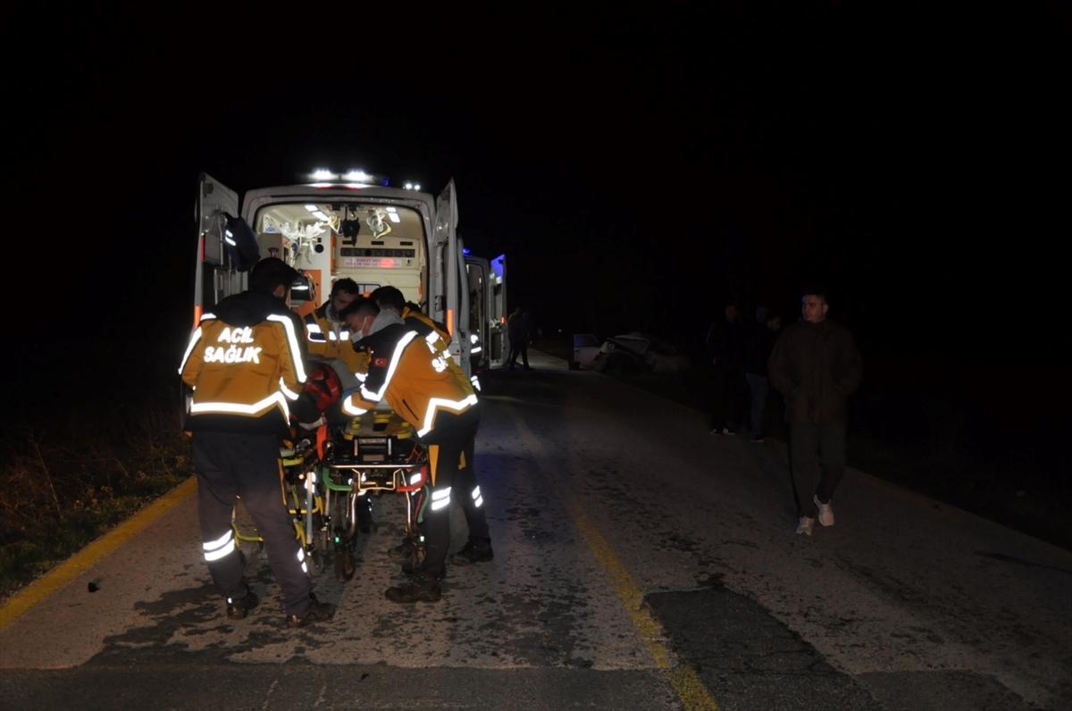 Tekirdağ'da İki Otomobilin Çarpıştığı Kazada 4 Kişi Ağır Yaralandı