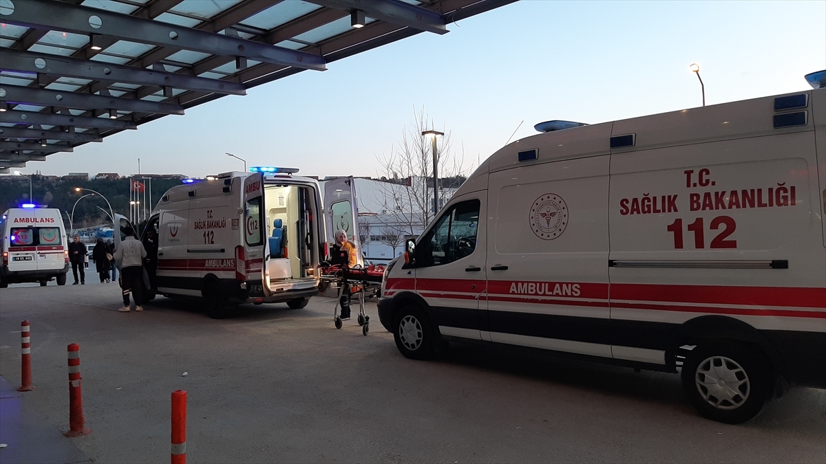 Çorum’da Trafik Kazasında 5 Kişi Yaralandı