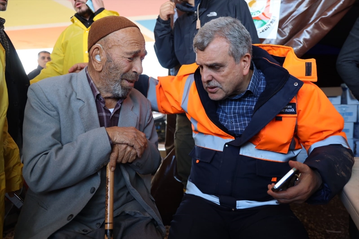 Şanlıurfa'da Sel Mağdurlarının Taleplerinin Alınması İçin İletişim Çadırı Kuruldu