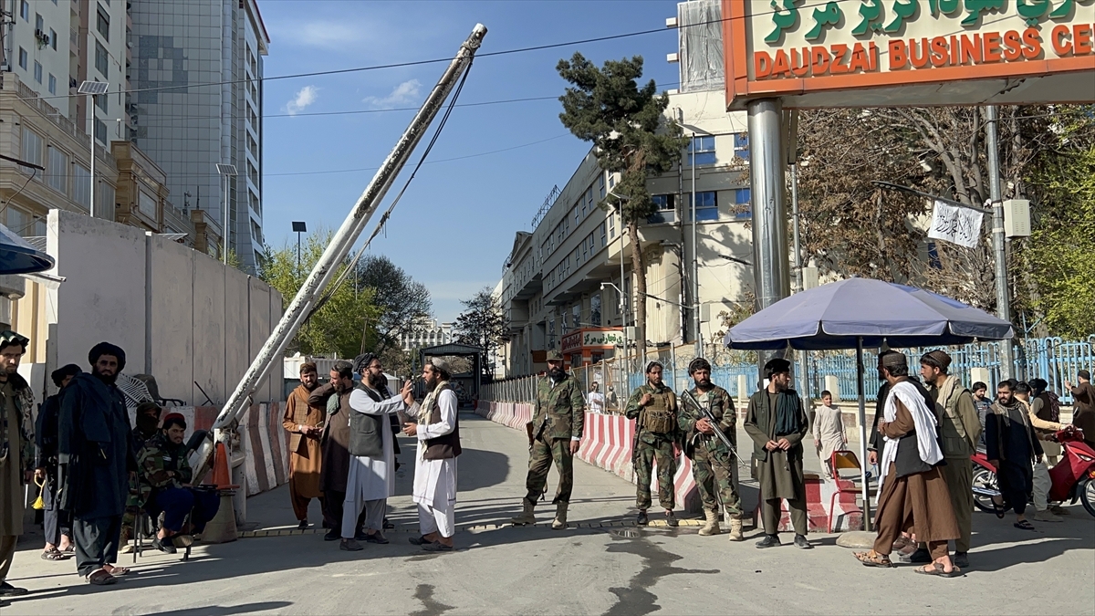 Kabil'de Dışişleri Bakanlığı Yakınında Düzenlenen İntihar Saldırısında 6 Kişi Öldü