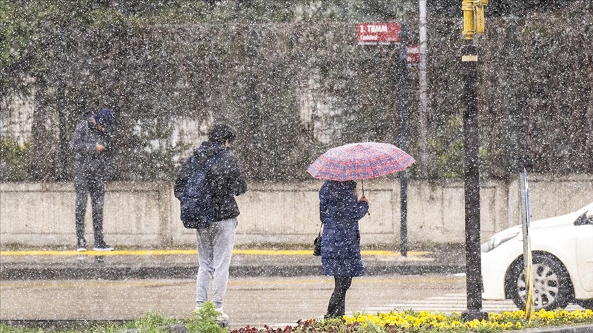 Samsun ve Tokat'ta Kar Yağışı Etkili Oldu