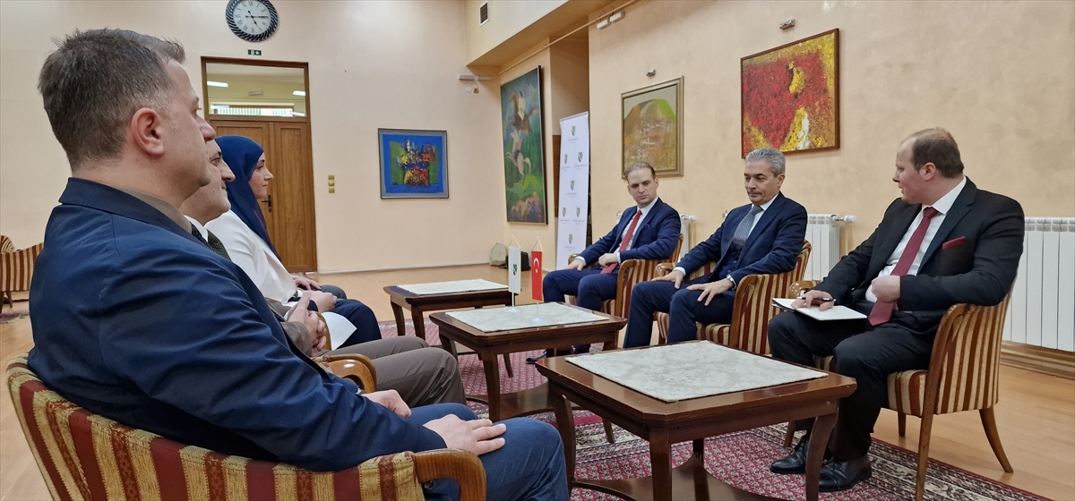 Türkiye'nin Belgrad Büyükelçisi Aksoy, Novi Pazar'da Düzenlenen İftara Katıldı