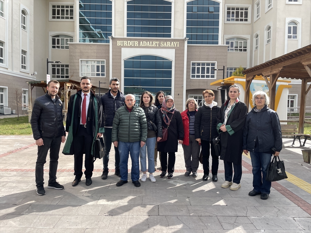 Burdur'da Eşini Av Tüfeğiyle Öldüren Sanığın Yargılanması Sürüyor 