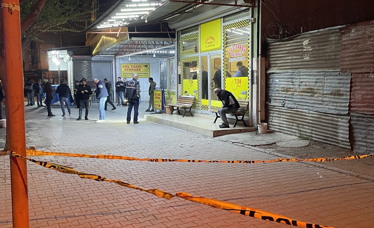 Adana'da Silahlı Kavgada 1 Kişi Öldü  7 Kişi Yaralandı