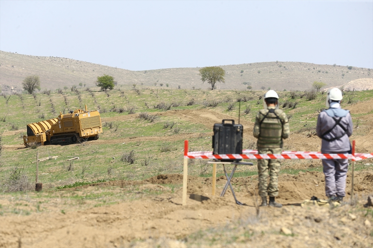 Azerbaycanlı Mayın Temizleme Uzmanları MEMATT'tan Memnun