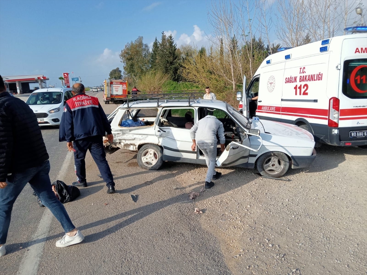 Osmaniye'de Çarpışan İki Otomobilden Birinin Sürücüsü Hayatını Kaybetti