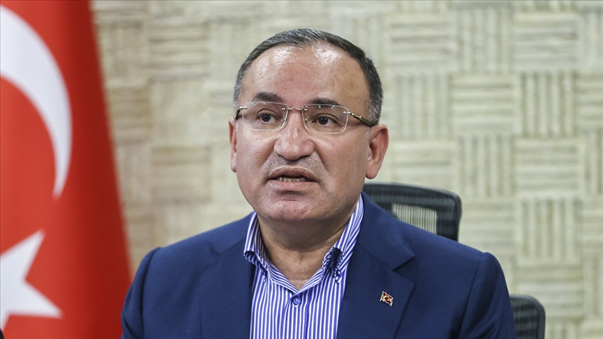 Adalet Bakanı Bozdağ'dan Kadın Hakları Paylaşımı: