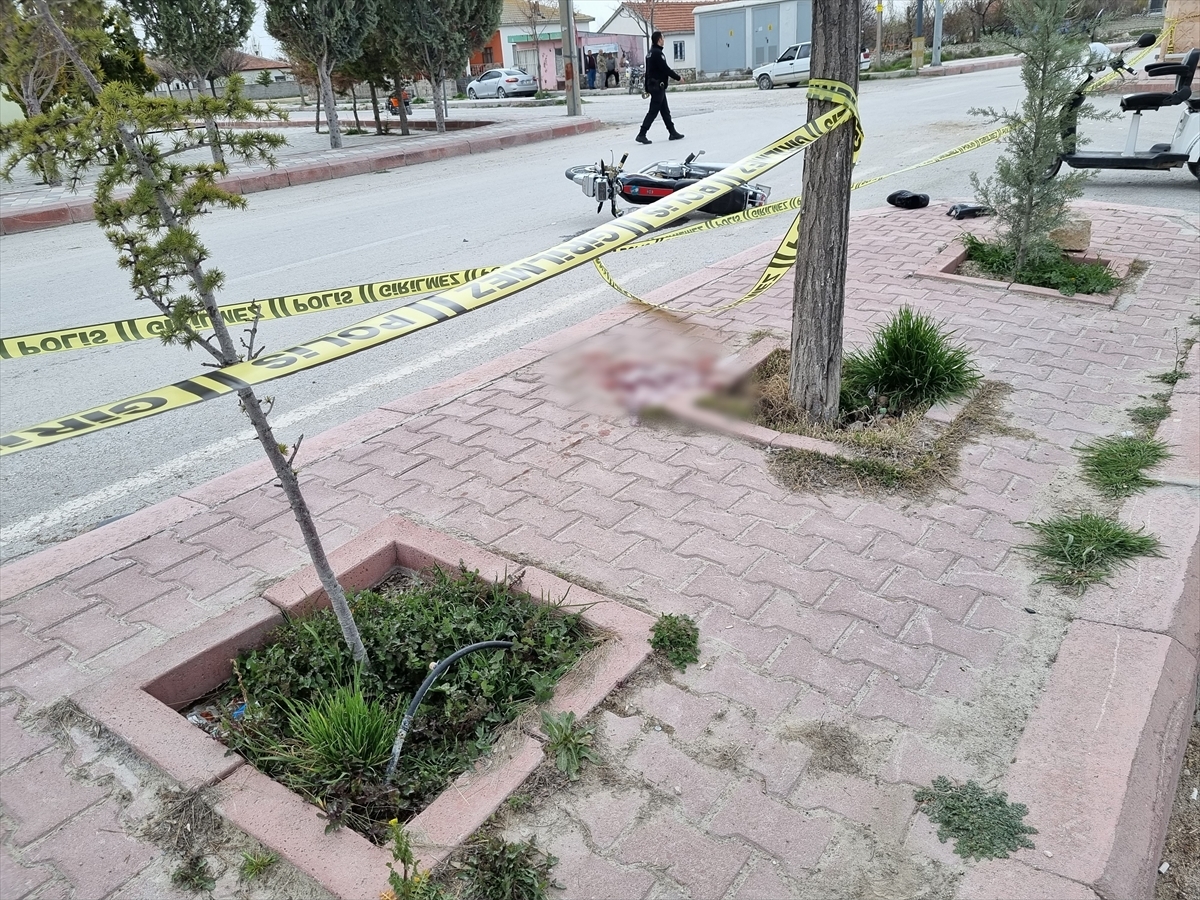 Aksaray'da Otomobille Çarpışan Motosikletin Sürücüsü Hayatını Kaybetti
