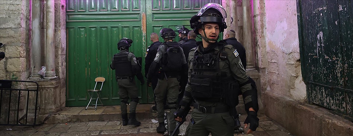İsrail'de Hükümetin Tepkileri Kontrol İçin Mescid-i Aksa'da Şiddete Başvurduğu Belirtiliyor