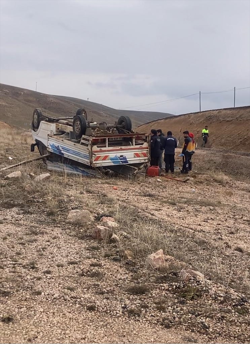 Kayseri'de Devrilen Kamyonetin Sürücüsü Öldü